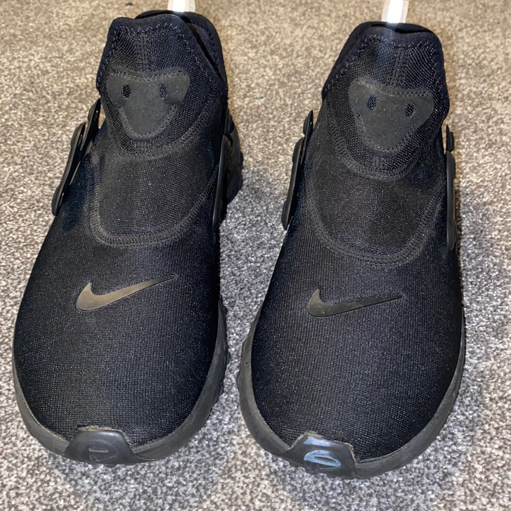 💚🖤Like new! Nike 10.5 men’s running shoes